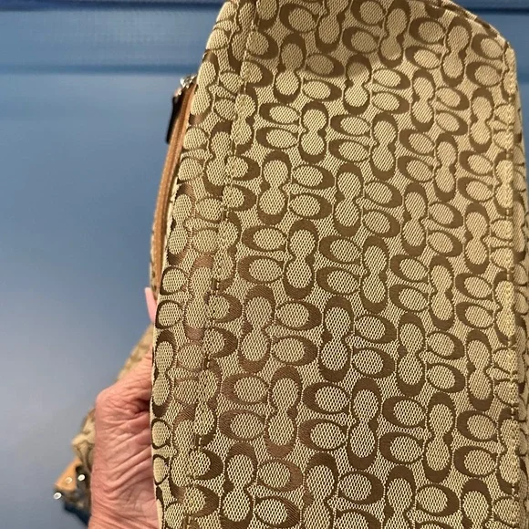 Coach Brown Canvas Signature Travel Bag & Makeup tote - Picture 15 of 16